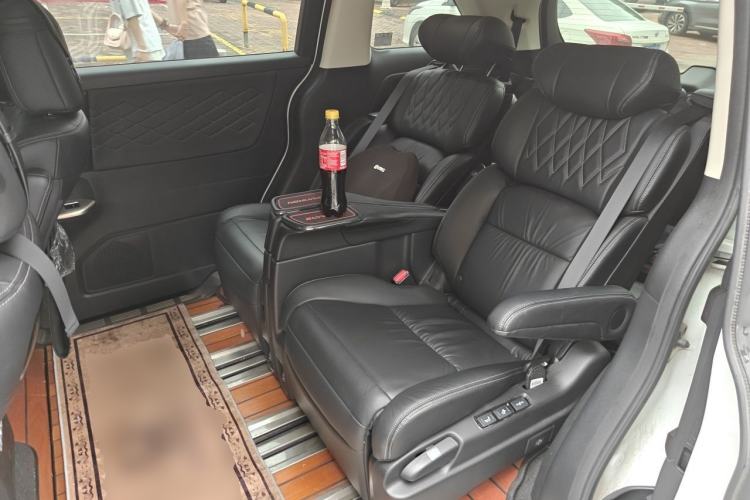 Used Honda Elysion 2019 2.0L Hybrid Luxury Edition Left Rear Seat