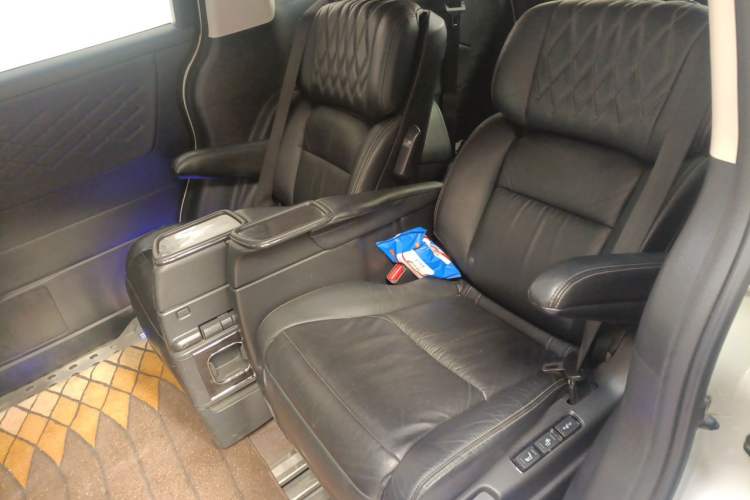 Used Honda Elysion 2019 2.0L Hybrid Luxury Edition Left Rear Seat