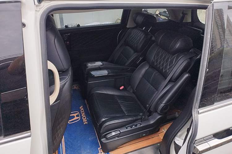 Used Honda Elysion 2019 2.0L Hybrid Luxury Edition Left Rear Seat