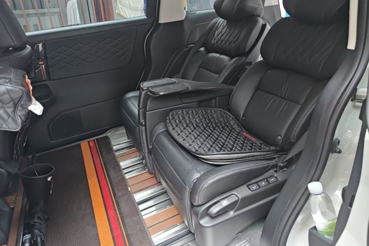 Used Honda Elysion 2019 2.0L Hybrid Supreme Edition Left Rear Seat