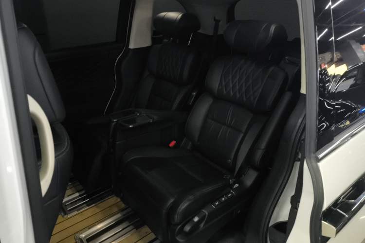 Used Honda Elysion 2019 2.0L Hybrid Luxury Edition Left Rear Seat