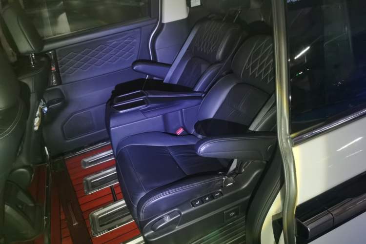 Used Honda Elysion 2019 2.0L Hybrid Luxury Edition Left Rear Seat
