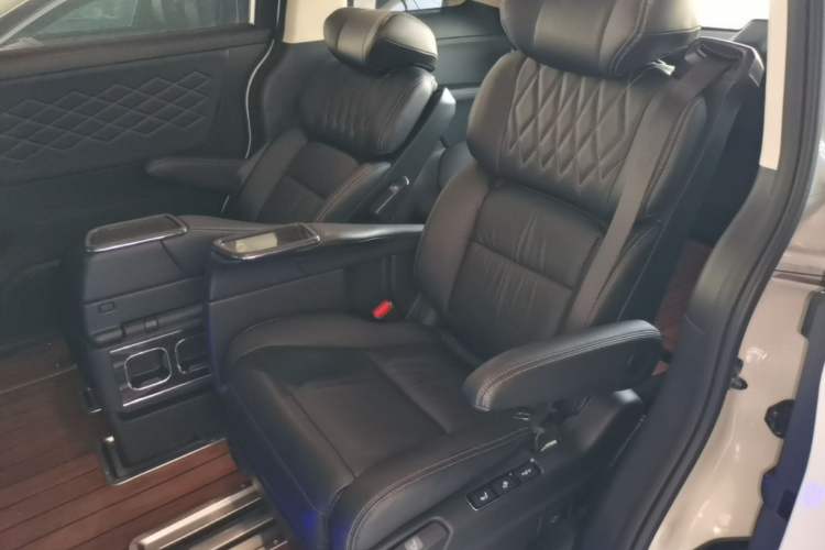 Used Honda Elysion 2019 2.0L Hybrid Luxury Edition Left Rear Seat