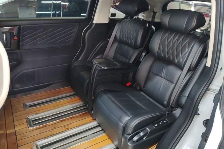 Used Honda Elysion 2019 2.0L Hybrid Luxury Edition Left Rear Seat