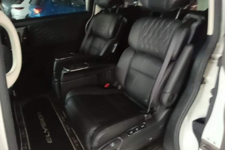 Used Honda Elysion 2019 2.0L Hybrid Luxury Edition Left Rear Seat