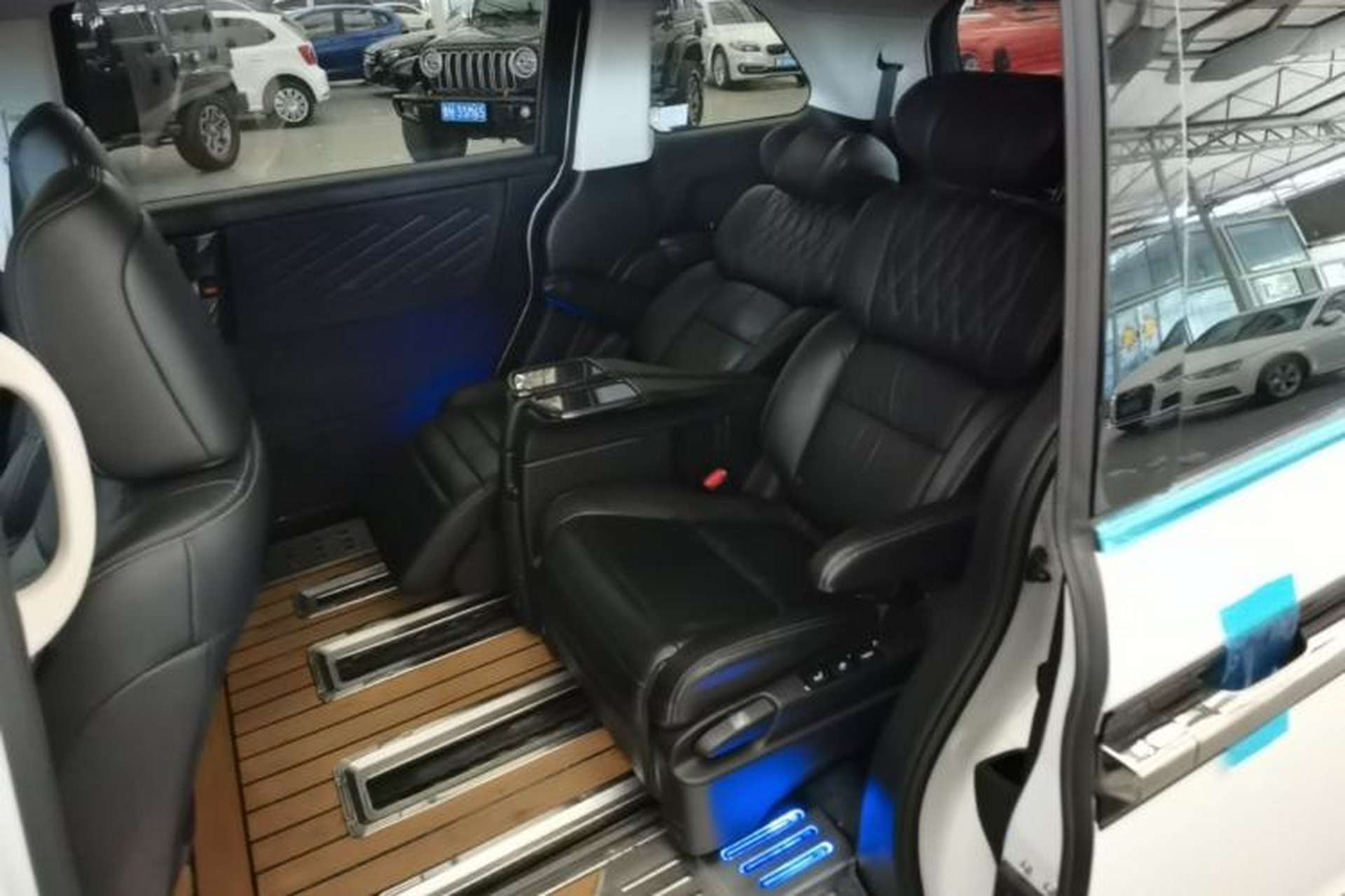 Used Honda Elysion 2019 2.0L Hybrid Luxury Edition Left Rear Seat