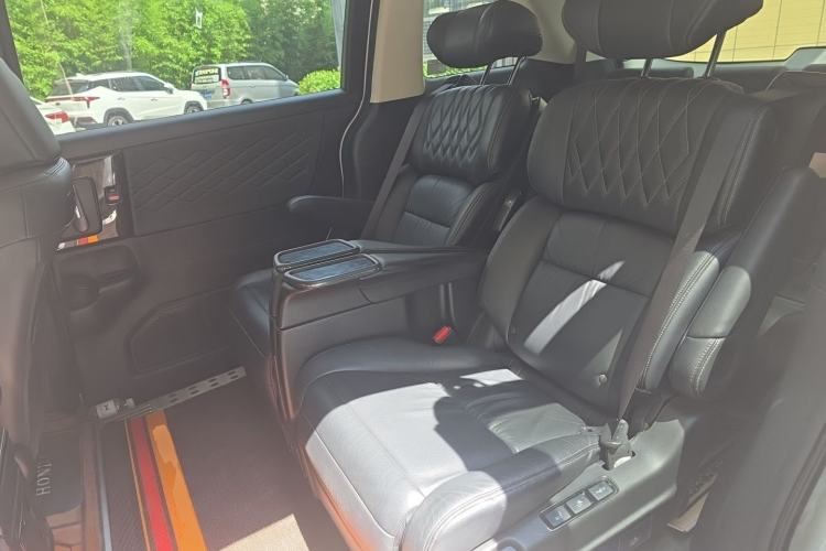 Used Honda Elysion 2019 2.0L Hybrid Luxury Edition Left Rear Seat