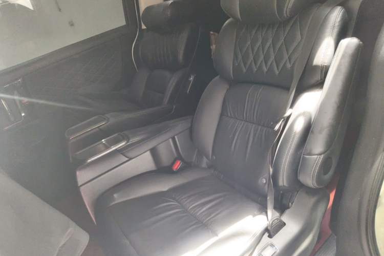 Used Honda Elysion 2019 2.0L Hybrid Supreme Edition Left Rear Seat