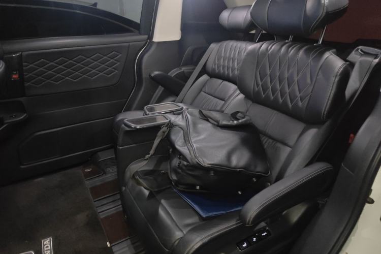 Used Honda Elysion 2019 2.0L Hybrid Luxury Edition Left Rear Seat
