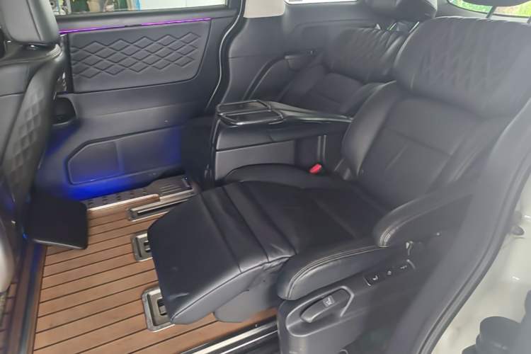 Used Honda Elysion 2019 2.0L Hybrid Luxury Edition Left Rear Seat