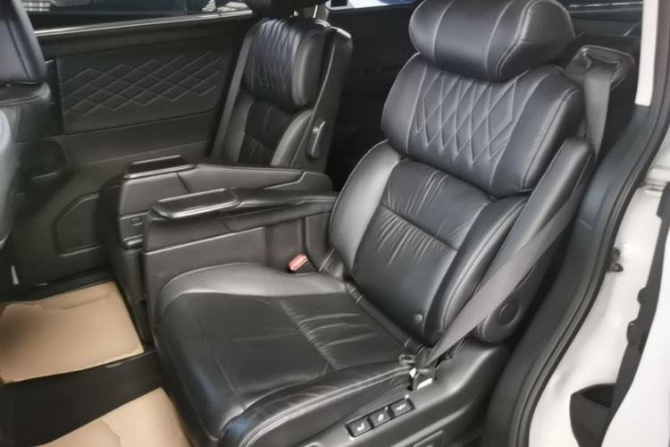 Used Honda Elysion 2019 2.0L Hybrid Luxury Edition Left Rear Seat