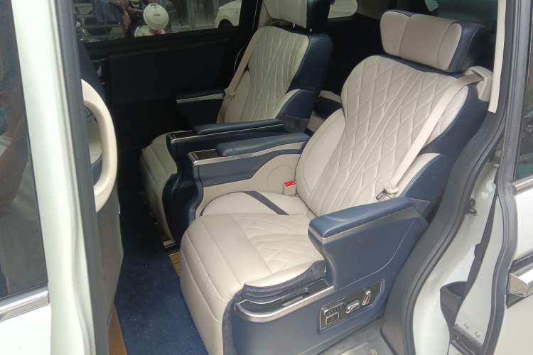 Used Honda Elysion 2019 2.0L Hybrid Comfort Edition Left Rear Seat