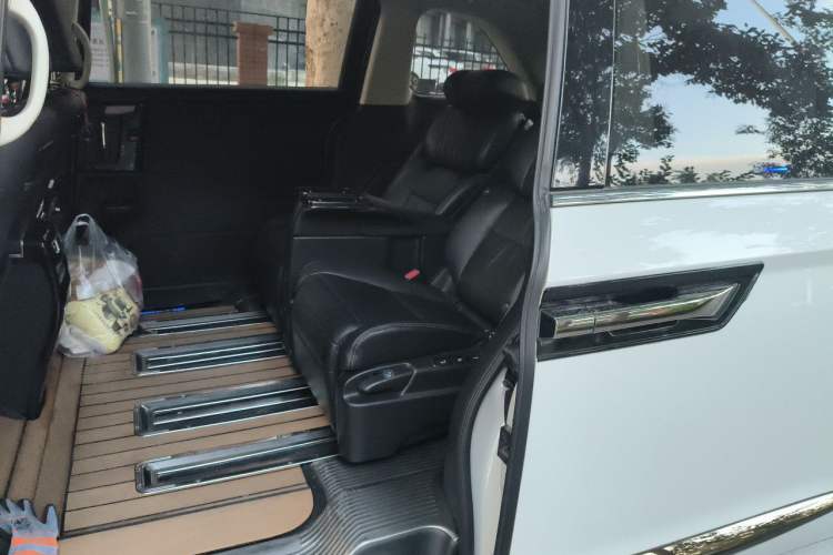 Used Honda Elysion 2019 2.0L Hybrid Luxury Edition Left Rear Seat