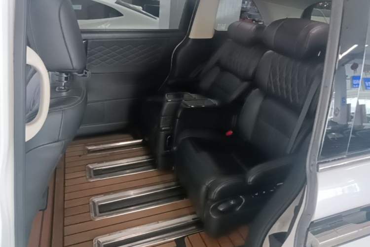 Used Honda Elysion 2019 2.0L Hybrid Luxury Edition Left Rear Seat