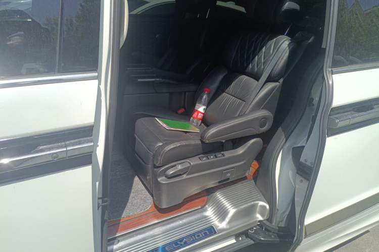 Used Honda Elysion 2019 2.0L Hybrid Supreme Edition Left Rear Seat