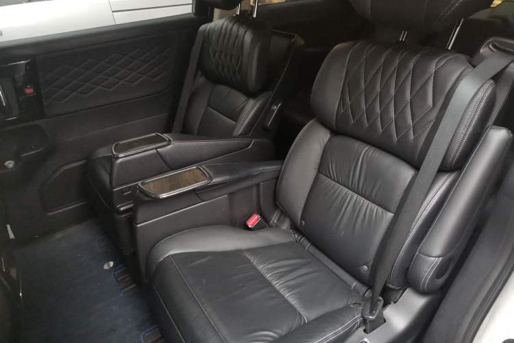 Used Honda Elysion 2019 2.0L Hybrid Luxury Edition Left Rear Seat