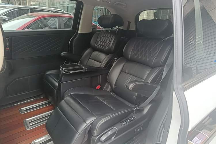 Used Honda Elysion 2019 2.0L Hybrid Luxury Edition Left Rear Seat