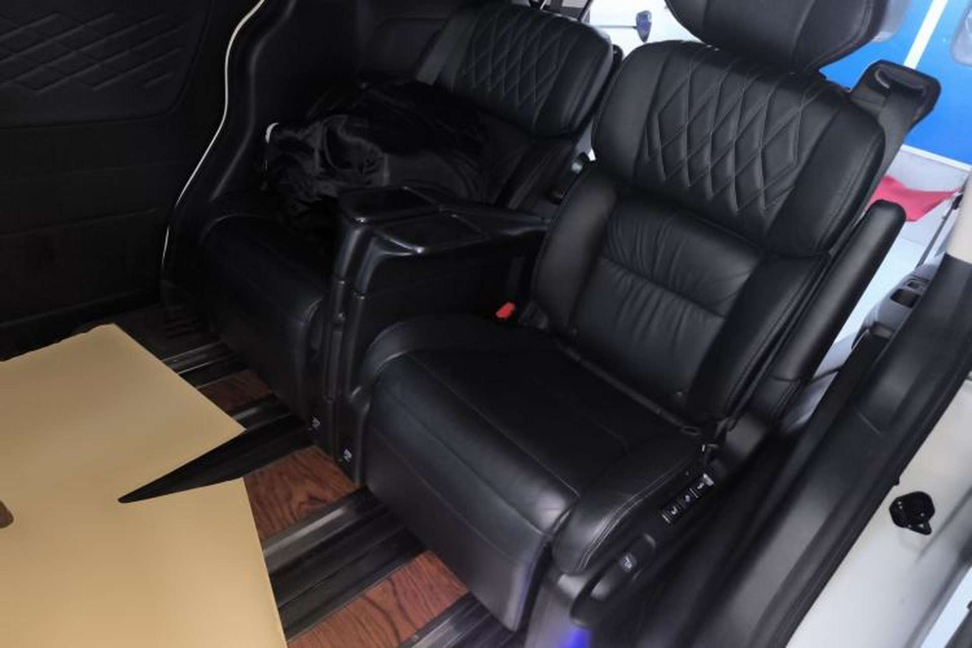 Used Honda Elysion 2019 2.0L Hybrid Comfort Edition Left Rear Seat