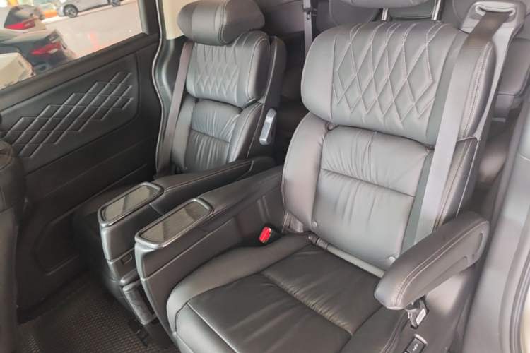 Used Honda Elysion 2019 2.0L Hybrid Luxury Edition Left Rear Seat