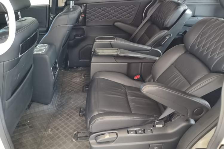 Used Honda Elysion 2019 2.0L Hybrid Luxury Edition Left Rear Seat