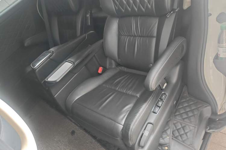 Used Honda Elysion 2019 2.0L Hybrid Luxury Edition Left Rear Seat