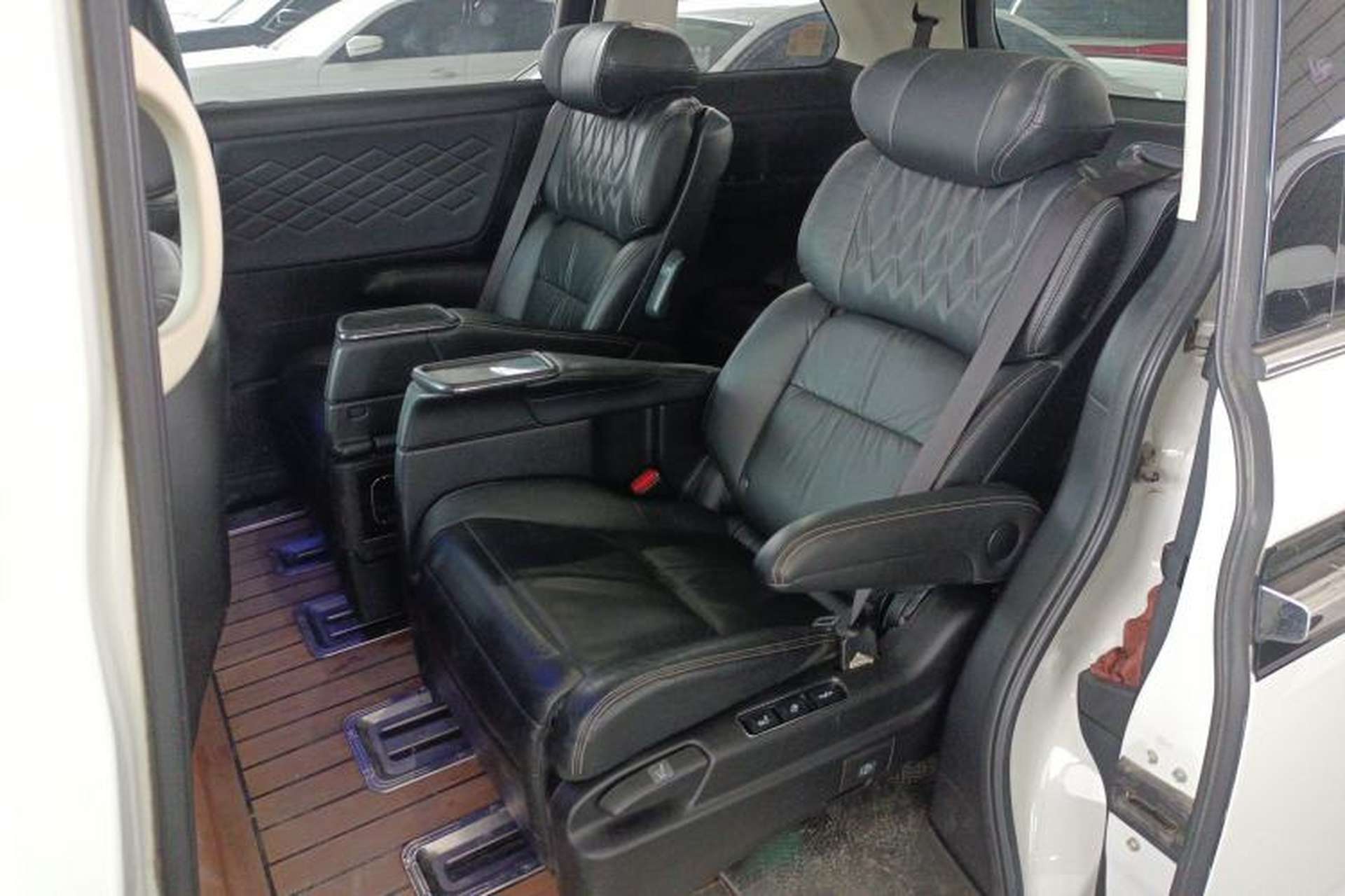 Used Honda Elysion 2019 2.0L Hybrid Comfort Edition Left Rear Seat