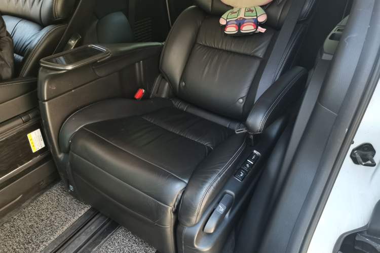 Used Honda Elysion 2019 2.0L Hybrid Luxury Edition Left Rear Seat