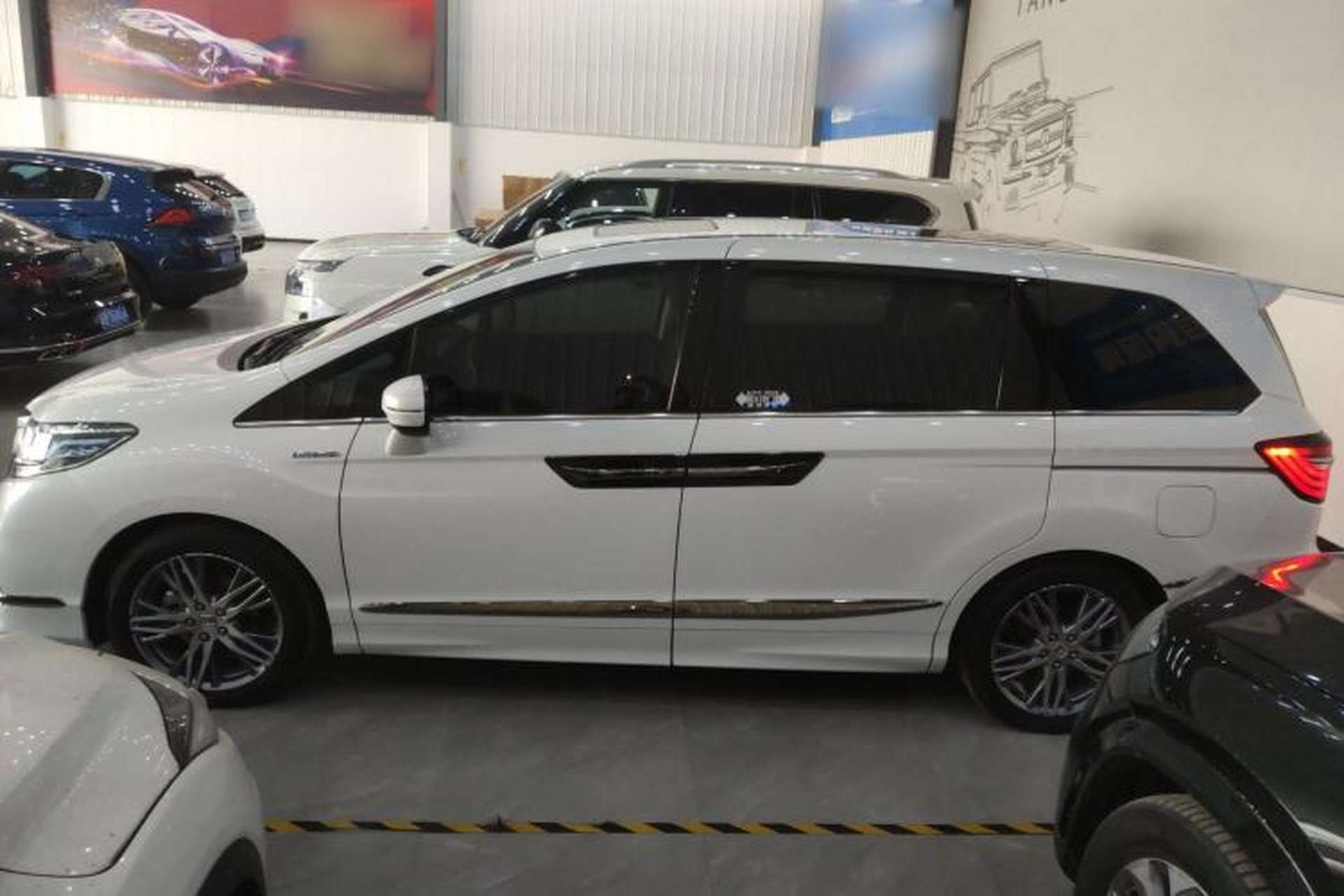Used Honda Elysion 2019 2.0L Hybrid Luxury Edition Left Side