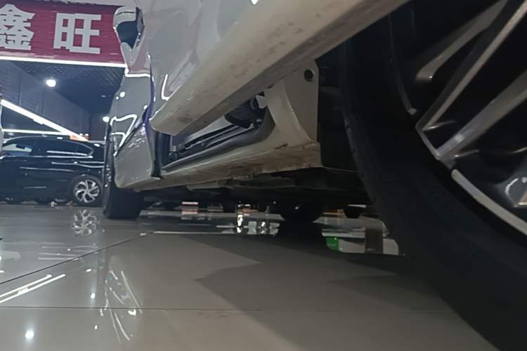 Used Honda Elysion 2019 2.0L Hybrid Luxury Edition Left Side Sill