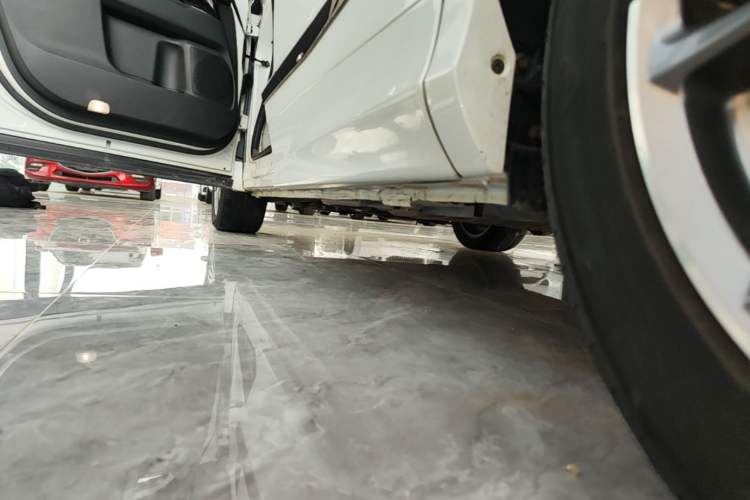 Used Honda Elysion 2019 2.0L Hybrid Luxury Edition Left Side Sill