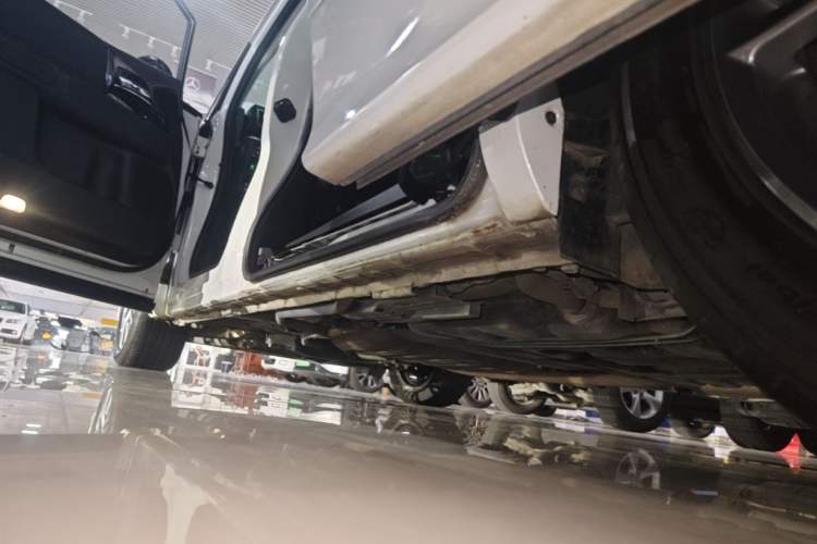 Used Honda Elysion 2019 2.0L Hybrid Comfort Edition Left Side Sill