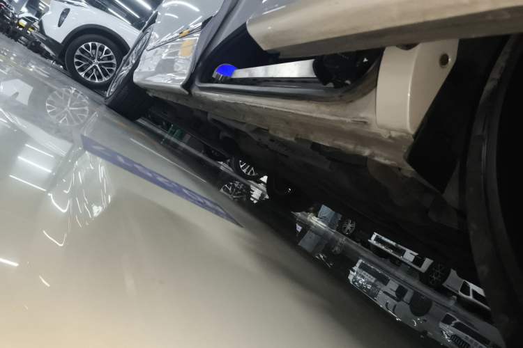 Used Honda Elysion 2019 2.0L Hybrid Luxury Edition Left Side Sill