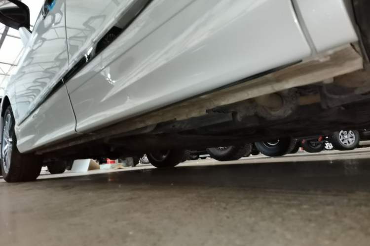 Used Honda Elysion 2019 2.0L Hybrid Luxury Edition Left Side Sill