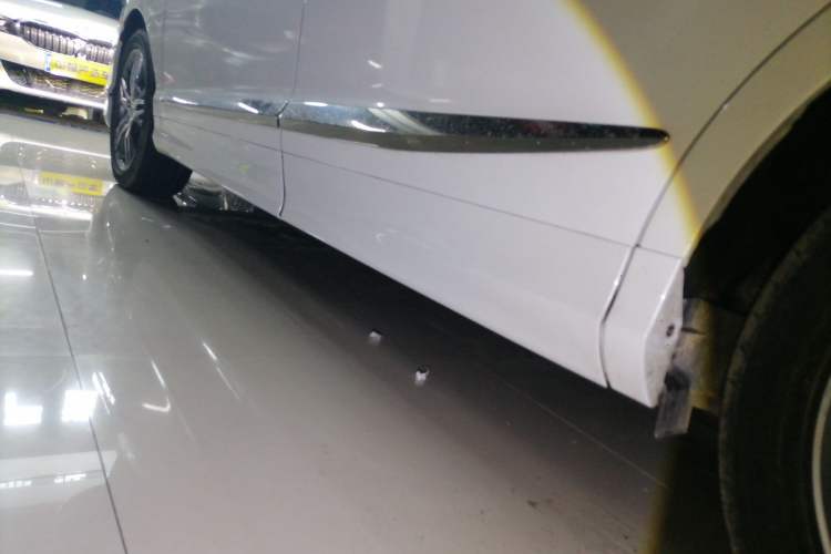 Used Honda Elysion 2019 2.0L Hybrid Luxury Edition Left Side Sill