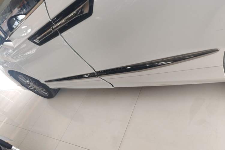 Used Honda Elysion 2019 2.0L Hybrid Luxury Edition Left Side Sill