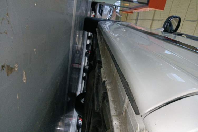 Used Honda Elysion 2019 2.0L Hybrid Luxury Edition Left Side Sill