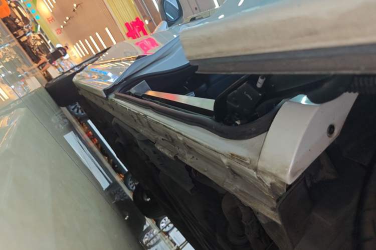 Used Honda Elysion 2019 2.0L Hybrid Luxury Edition Left Side Sill