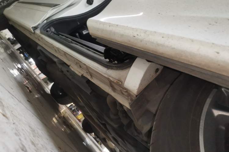 Used Honda Elysion 2019 2.0L Hybrid Luxury Edition Left Side Sill