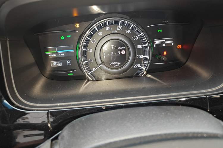 Used Honda Elysion 2019 2.0L Hybrid Luxury Edition Odometer Close Up