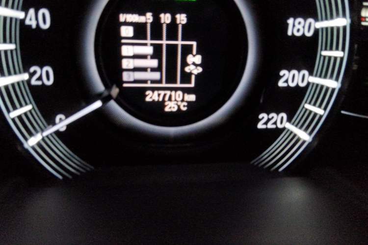 Used Honda Elysion 2019 2.0L Hybrid Luxury Edition Odometer Close Up