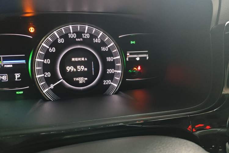 Used Honda Elysion 2019 2.0L Hybrid Supreme Edition Odometer Close Up