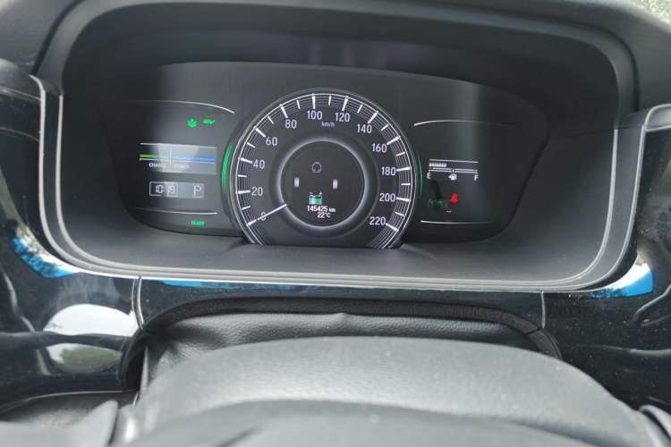 Used Honda Elysion 2019 2.0L Hybrid Luxury Edition Odometer Close Up