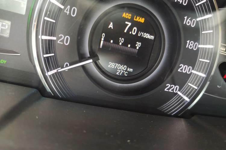Used Honda Elysion 2019 2.0L Hybrid Luxury Edition Odometer Close Up