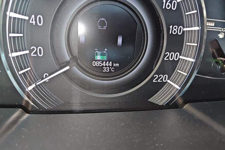 Used Honda Elysion 2019 2.0L Hybrid Supreme Edition Odometer Close Up