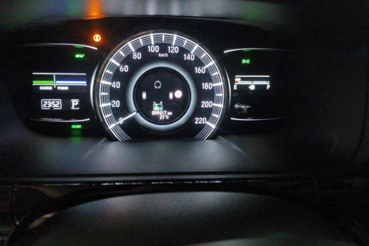 Used Honda Elysion 2019 2.0L Hybrid Luxury Edition Odometer Close Up
