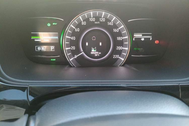 Used Honda Elysion 2019 2.0L Hybrid Luxury Edition Odometer Close Up