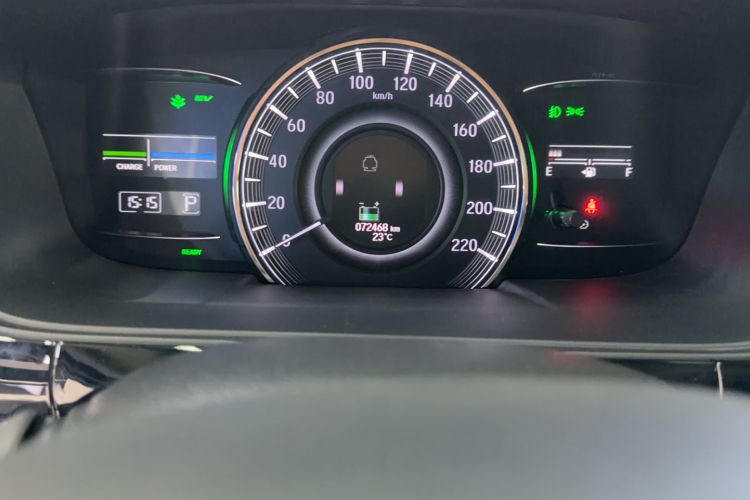 Used Honda Elysion 2019 2.0L Hybrid Supreme Edition Odometer Close Up