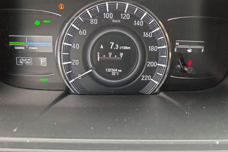 Used Honda Elysion 2019 2.0L Hybrid Supreme Edition Odometer Close Up