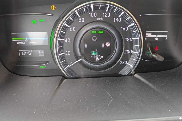 Used Honda Elysion 2019 2.0L Hybrid Supreme Edition Odometer Close Up