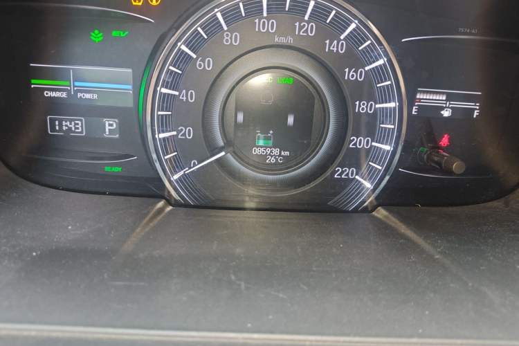 Used Honda Elysion 2019 2.0L Hybrid Supreme Edition Odometer Close Up